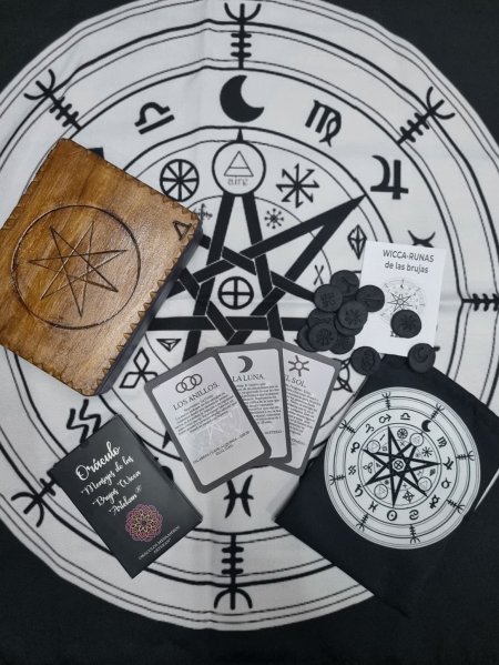 Oráculo Wicca + Cofre de Madera + Runas + Paño